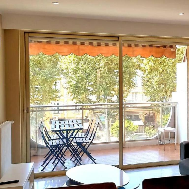 Le REGENCY, appartement familial au cœur du centre-ville, des célèbres jardins Biovès, et seulement à 1 minute à pied de la plage - Apartment mit 3 Schlafzimmern - 15
