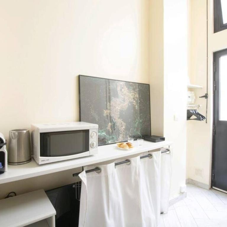 Unique Studio in Marais - One-Bedroom Apartment - 5