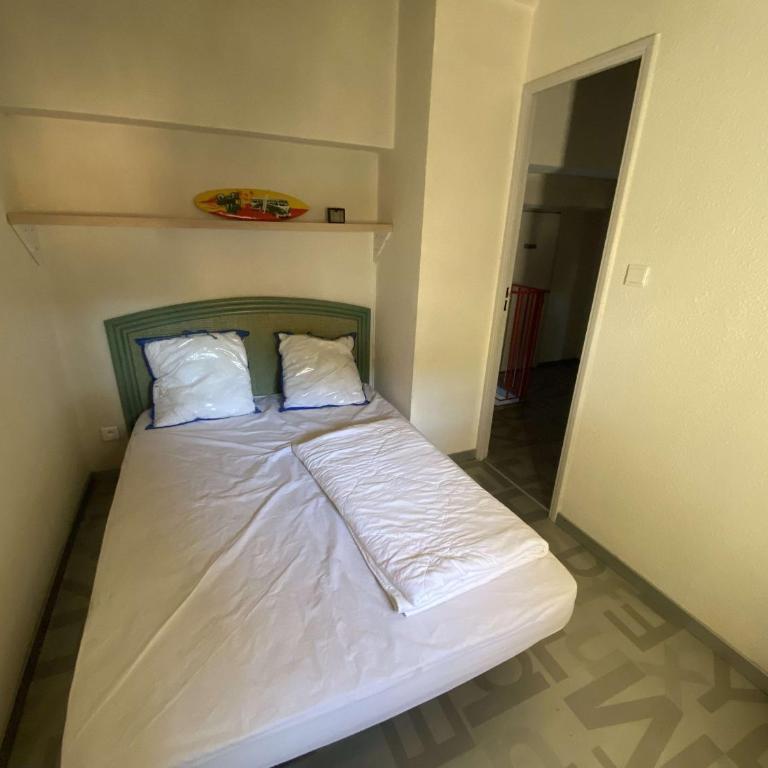 Villa mitoyenne au calme avec parking et piscine commune - FR-1-607-126 - Villa - 3