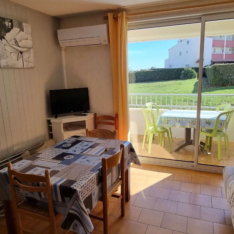 Charmant T2 climatisé avec piscine et parking à 20m de la mer, pour 5 pers - FR-1-607-100 - Appartement (5 Adultes) - 21