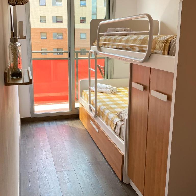 Barcelona Beach Breeze - Two-Bedroom Apartment - 7