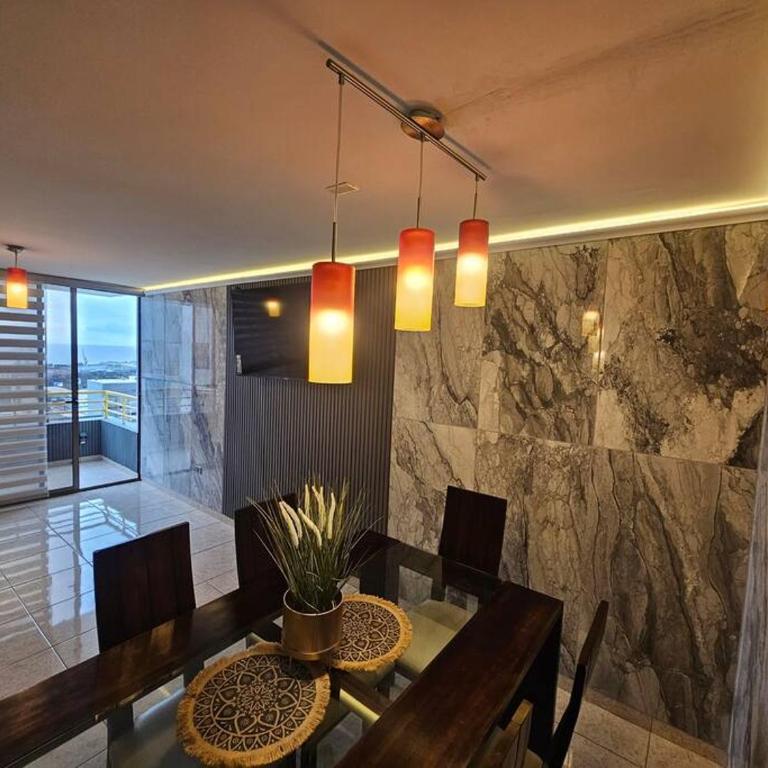 Hermoso depto a pasos de Av. Brasil. - Apartamento de 3 dormitorios - 15