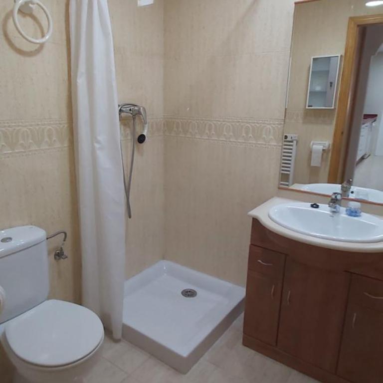 Adosado con piscina y terraza a 700m de la playa - Two-Bedroom House - 15