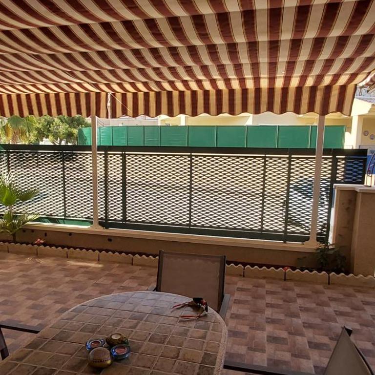 Adosado con piscina y terraza a 700m de la playa - Two-Bedroom House - 16