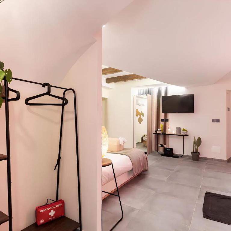 [Jacuzzi - Centro Storico] La goccia di S.Gennaro - One-Bedroom Apartment - 8