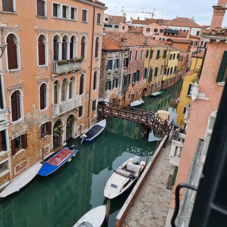 Ca' Cappello Venice Apartment 2 with Canal View - Two-Bedroom Apartment - 1