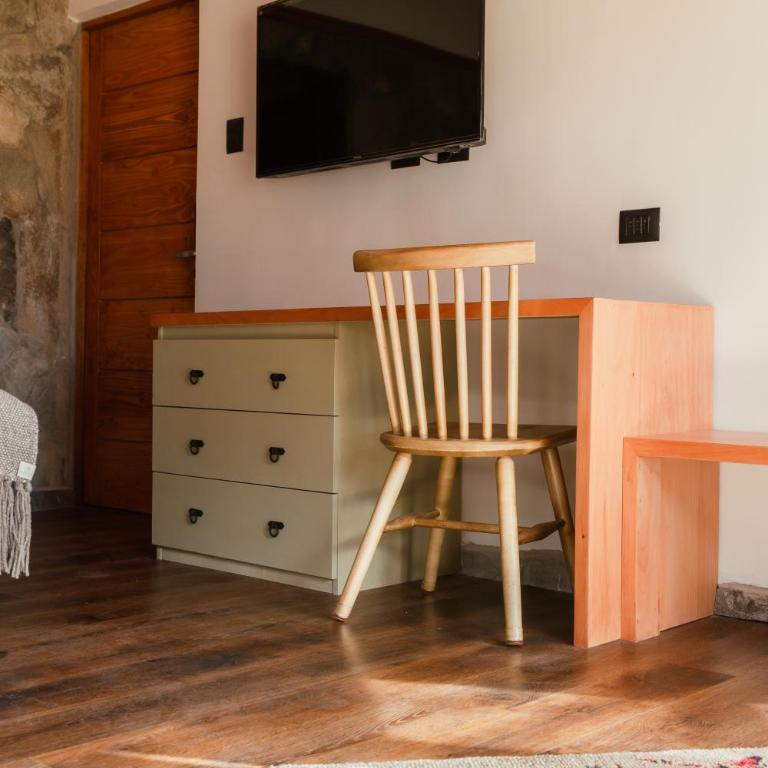 PURA Hotel - Habitación con cama grande y bañera de hidromasaje - 8
