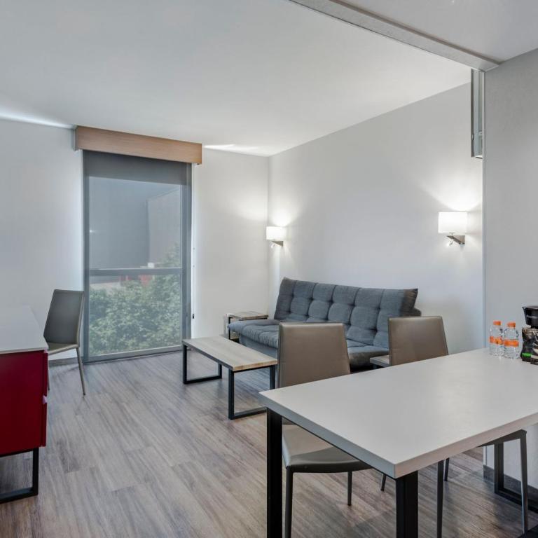 City Express Plus by Marriott Ciudad de México Insurgentes Sur - King Suite with Sofa Bed - 4