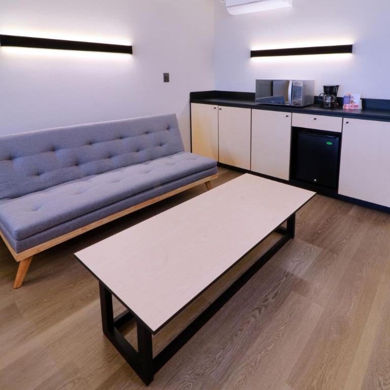 City Express by Marriott Monterrey Universidad - Superior King Room with Sofa Bed - 5