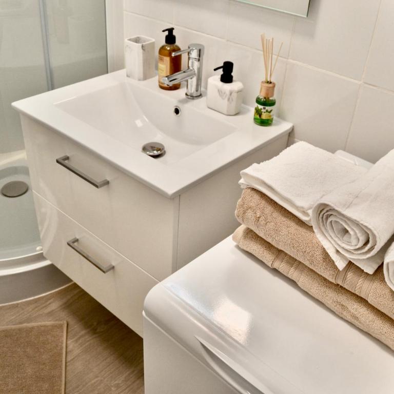 Cocon Marseillais, Centre-Ville, Vieux-Port - Rue Paradis, Rénové, Climatisé, 2pers - Apartment mit 1 Schlafzimmer - 9