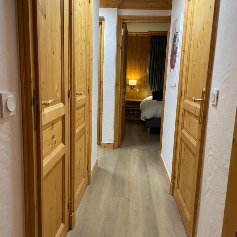 Meribel Centre La Chaudanne, real ski in and out right on slopes, 3 bedrooms 2 bathrooms, newly renovated, Chalet l'Épervière - Appartement 3 Chambres - 11