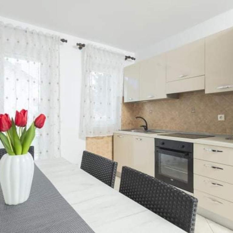 Apartments Ljubica Tivat - Two-Bedroom Apartment - 2