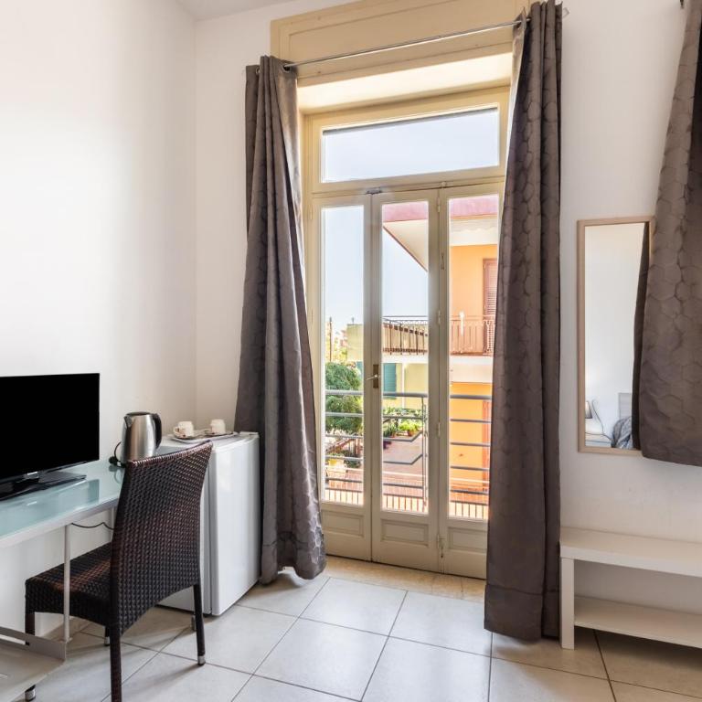 Le Torrette Rooms and Apartments - Camera Tripla con Balcone - 9