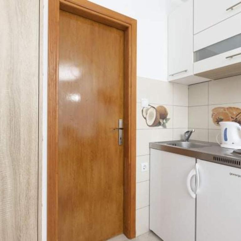 Apartments Ljubica Tivat - Studio with Garden View - 7