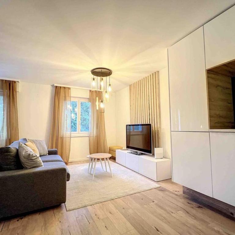 Primeroses I 43m2 I Balcony I Near the centre 9 min - Appartement 1 Chambre - 12