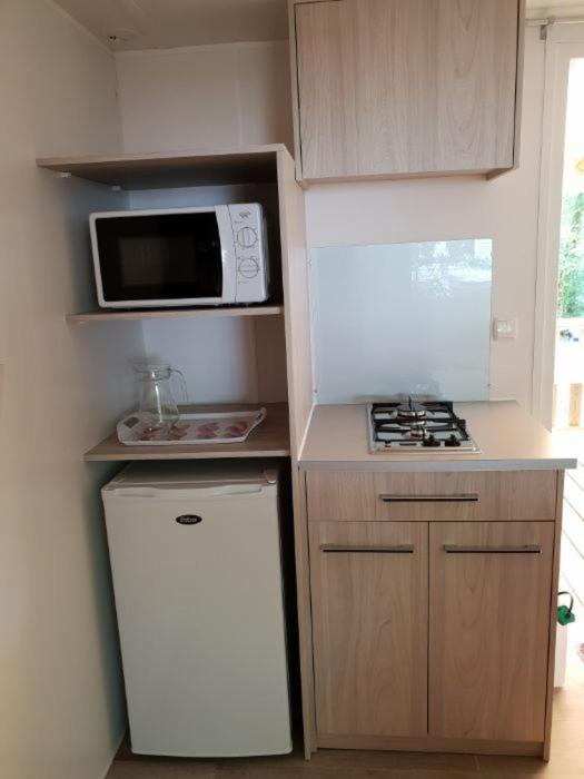 Oh! Camping - Les Roquilles Palavas les Flots - Mobile Home avec Terrasse sans Installations Sanitaires - 4