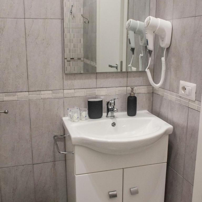 il Salotto di Chiaia - Camera Matrimoniale Deluxe con 1 Letto Supplementare - 12