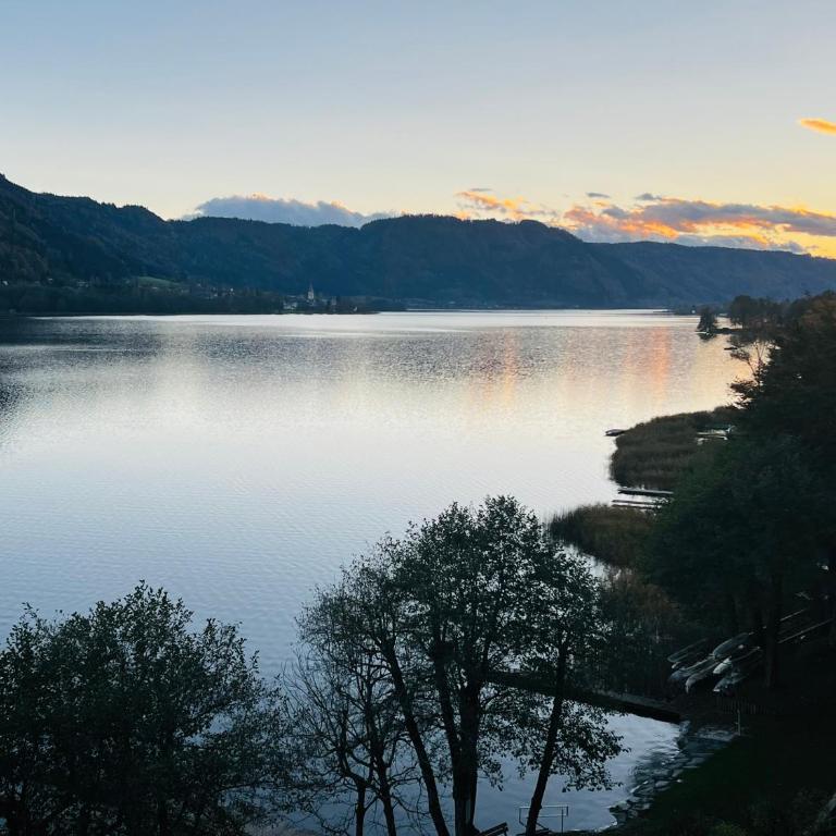 See-Apartment AURA am Fuße der Gerlitzen Alpe und Ufer des Ossiacher Sees - mit privatem Seezugang & Hallenbad - Apartment - 26