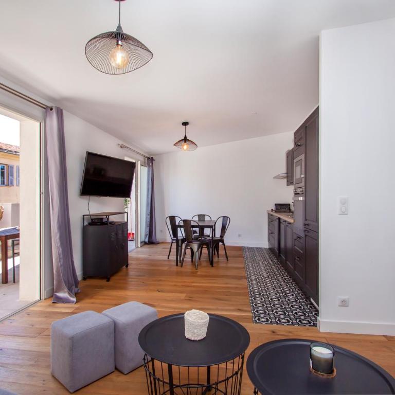 Appartements Rue Bonaparte, quartier Citadelle place Foch - Appartement 1 Chambre avec Terrasse - 3