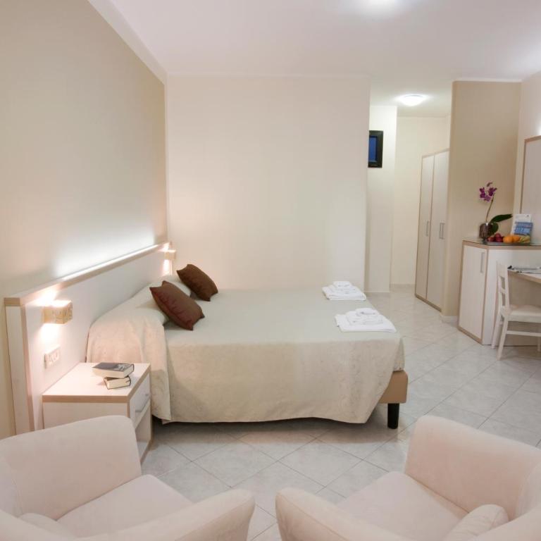 Hotel Residence Nemo - Camera Comfort Matrimoniale/Doppia con Letti Singoli - 1