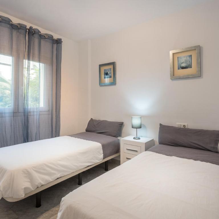 First Line Apartment in Puerto Banus - Two-Bedroom Apartment - 4