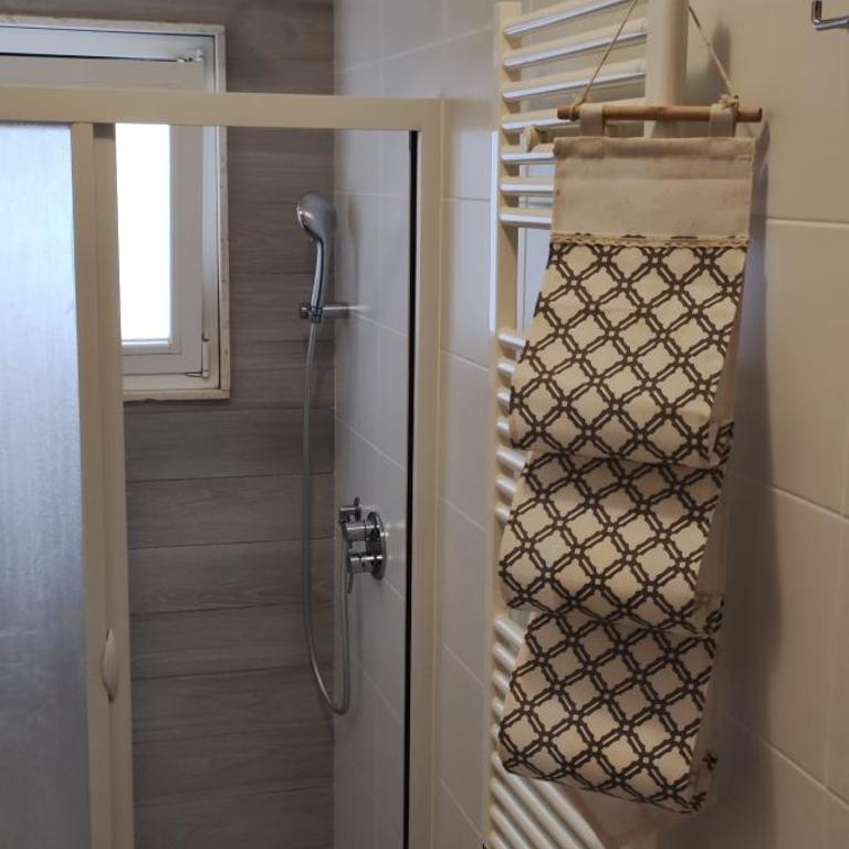 DA VINCI AFFITTACAMERE BORGO - Triple Room with Private External Bathroom - 4