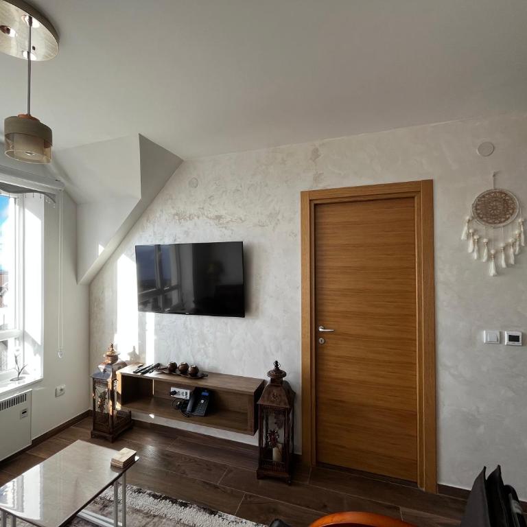 Apartments Myna in Kraljevi Cardaci - Apartment with Mountain View - 7