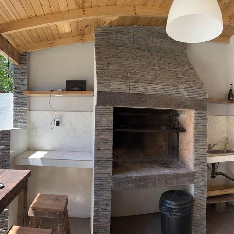 CASA HERMOSA EN LA MEJOR ZONA PARQUE . DISFRUTALA! - Three-Bedroom House - 14