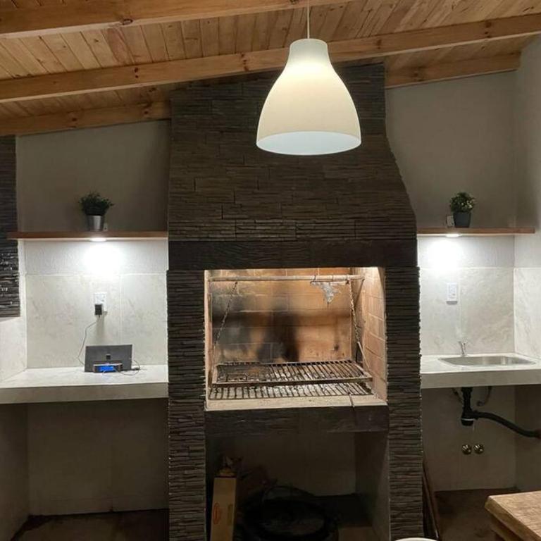 CASA HERMOSA EN LA MEJOR ZONA PARQUE . DISFRUTALA! - Three-Bedroom House - 18