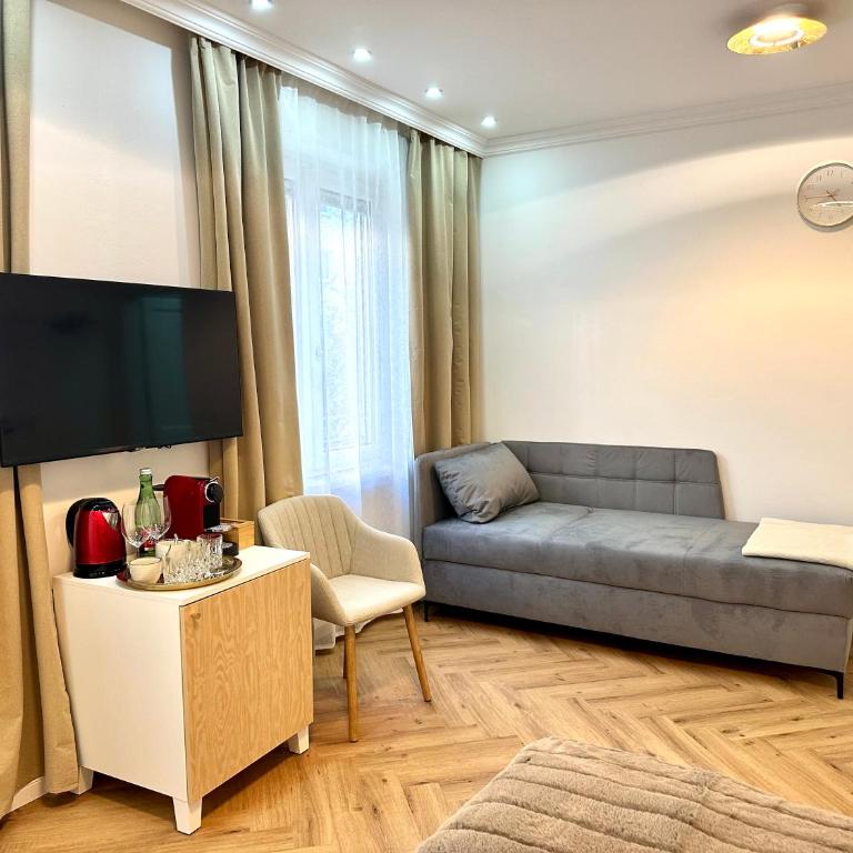 MIRABELLE Homes - Studio mit Kingsize-Bett und Schlafsofa - 5
