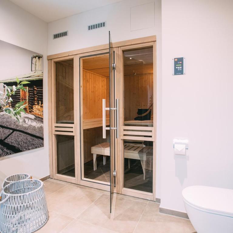 Boutique ChaletS Alpi mit Sauna & Kino - Haus mit 5 Schlafzimmern, Sauna und Kinoraum (rot) - 6
