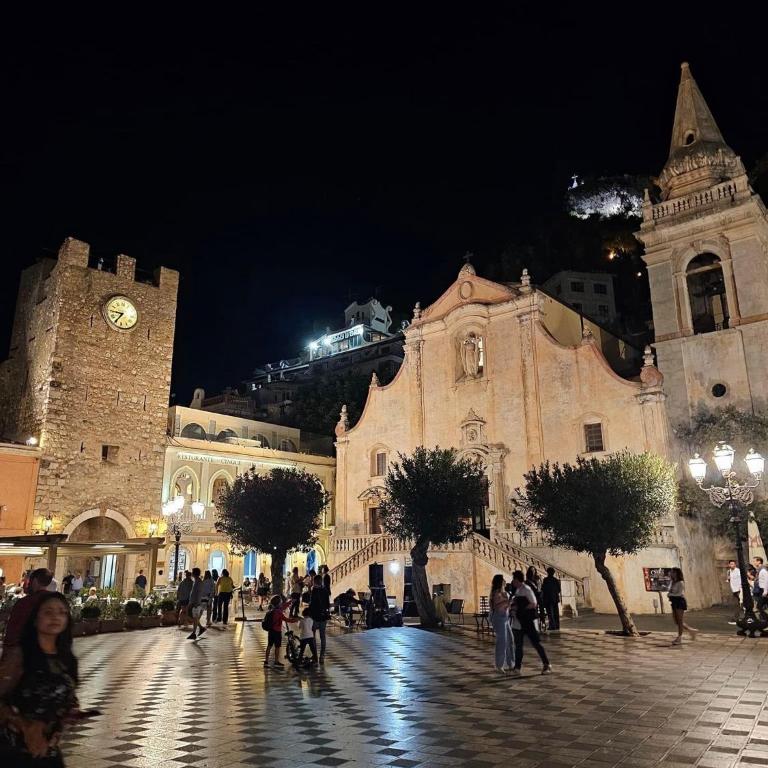 Humboldt Luxury Rooms Taormina - Deluxe Double Room with Balcony - 4