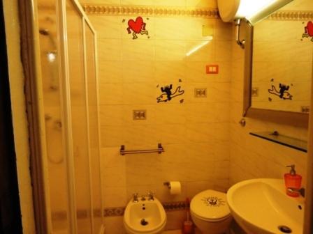 Hostel Pisa Tower - Posto Letto in Dormitorio Femminile per 4 Persone - 3