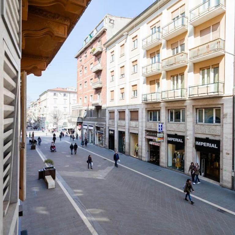 Arts and Music - luxury apartment - Three-Bedroom Apartment - 70
