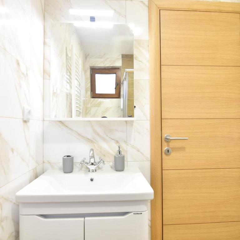 Brvnara Mont 2 - One-Bedroom Chalet - 10