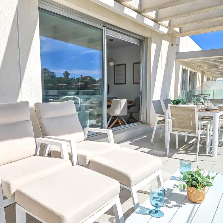 2 bedroom penthouse in Serenity Collection in Estepona - Two-Bedroom Apartment - 22