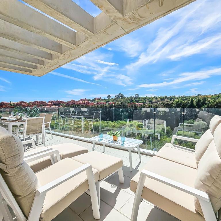 2 bedroom penthouse in Serenity Collection in Estepona - Two-Bedroom Apartment - 4