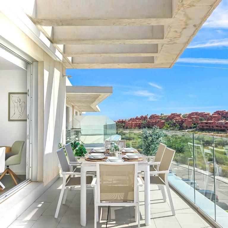 2 bedroom penthouse in Serenity Collection in Estepona - Two-Bedroom Apartment - 2