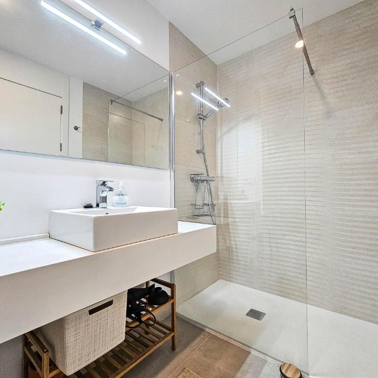 2 bedroom penthouse in Serenity Collection in Estepona - Two-Bedroom Apartment - 19
