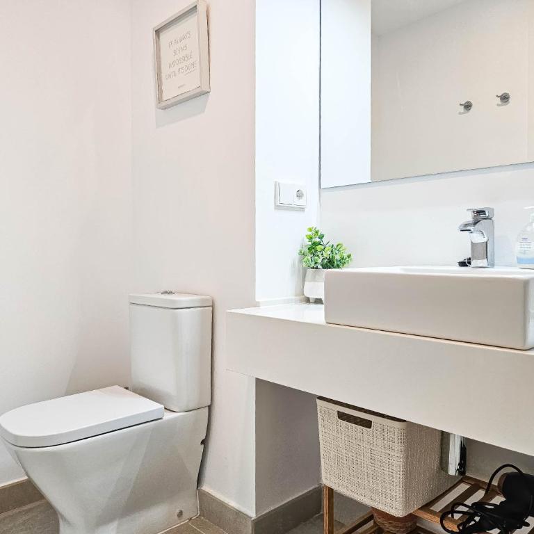2 bedroom penthouse in Serenity Collection in Estepona - Two-Bedroom Apartment - 18