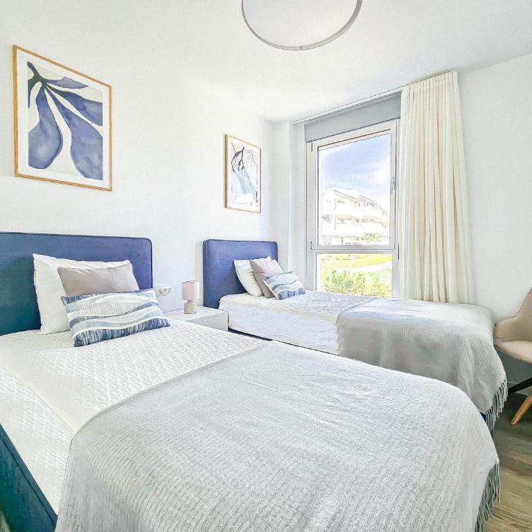 2 bedroom penthouse in Serenity Collection in Estepona - Two-Bedroom Apartment - 15