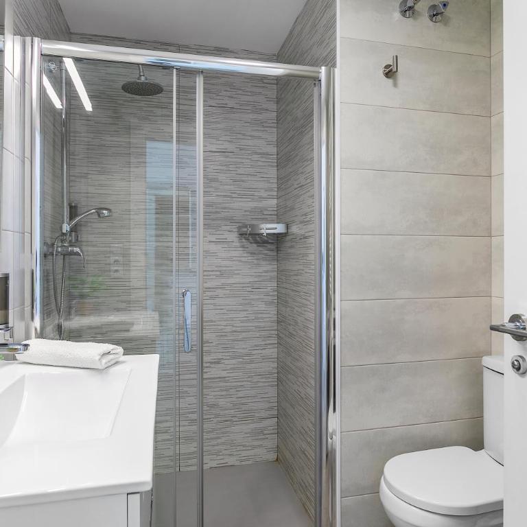 Sky Suites Alicante - One-Bedroom Apartment with Mountain View 28th floor - 27