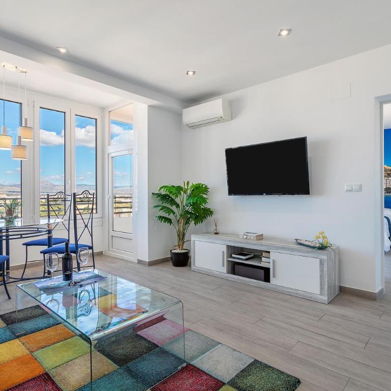 Sky Suites Alicante - One-Bedroom Apartment with Mountain View 28th floor - 4