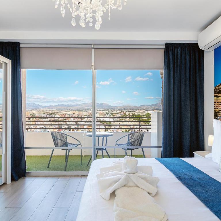 Sky Suites Alicante - One-Bedroom Apartment with Mountain View 28th floor - 13