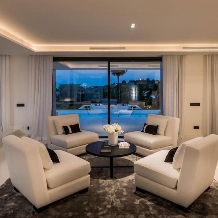 Villa OAK - 6-Bedroom Villa with Cinema Room and Pool - Villa - 9
