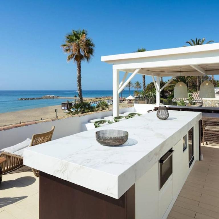 Beachfront Villa La Luisa, Golden Mile, Marbella - Villa - 28