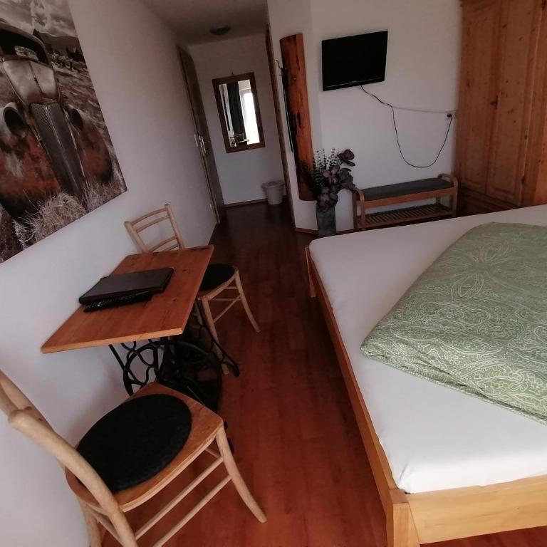 Ortnerhof Ennstal - Einzelzimmer mit Balkon - 2
