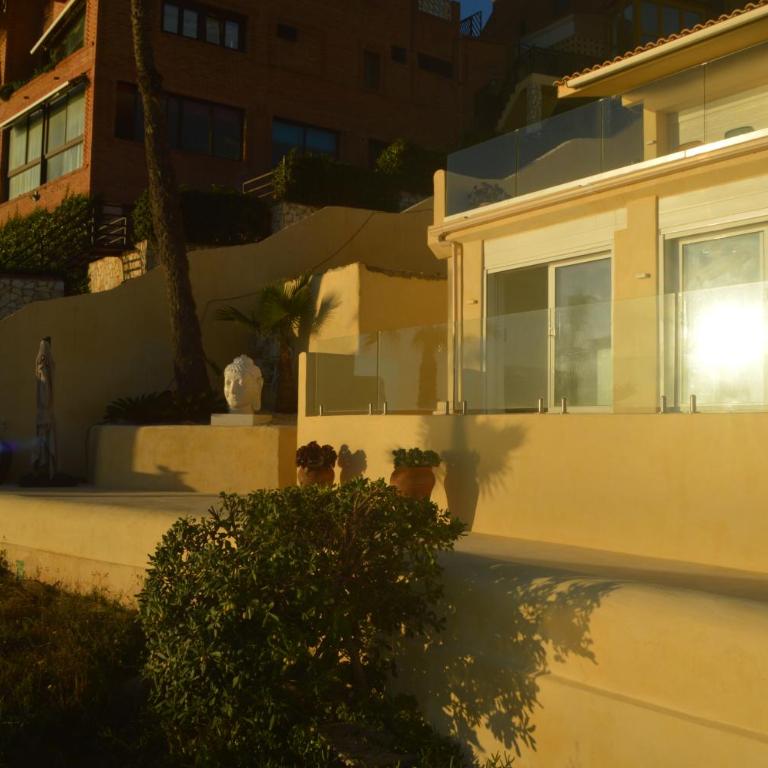 Excepcional Apartamento AMANECER al borde de playa y mar, en CHALET ROQUETES - One-Bedroom Apartment - 33