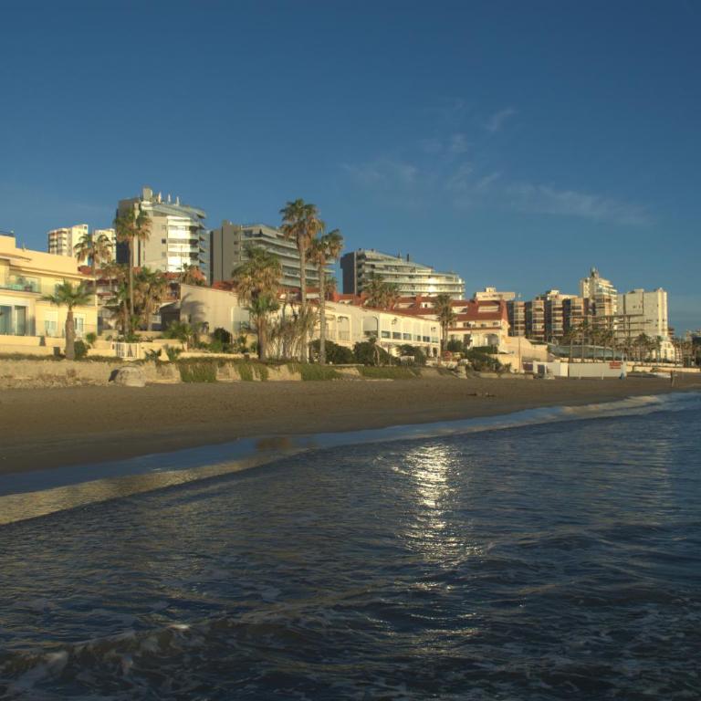 Excepcional Apartamento AMANECER al borde de playa y mar, en CHALET ROQUETES - One-Bedroom Apartment - 13