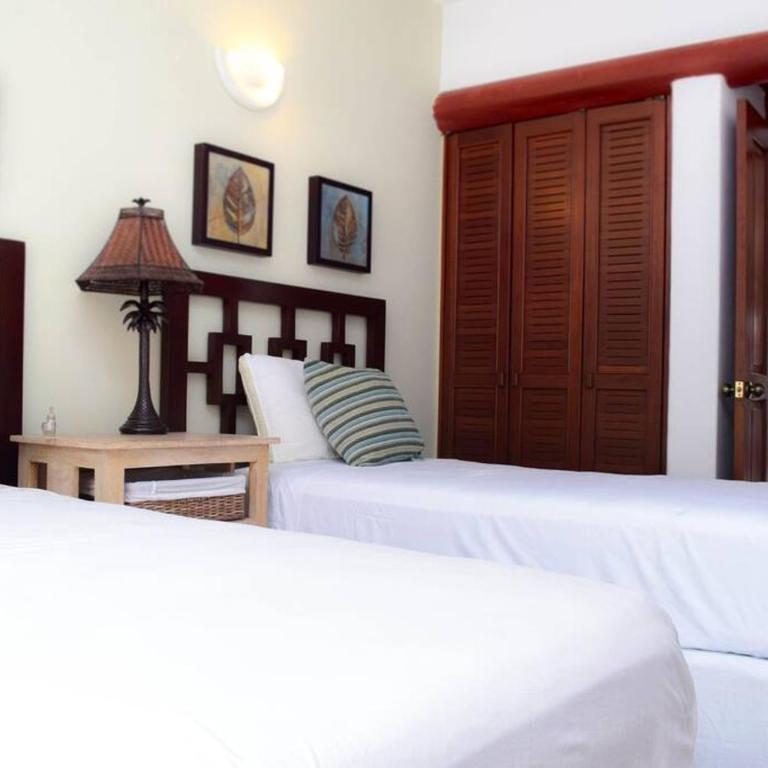 Villa Familiar en exclusivo condominio playacar - Three-Bedroom Villa - 12